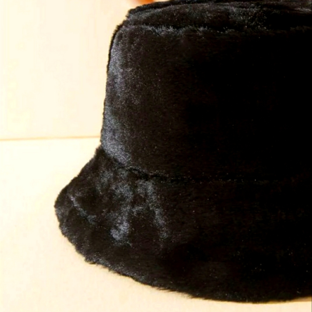 Fluffy bucket hat. Brand new!